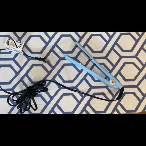 CHI for Ulta Beauty Titanium Temperature Control 1'' Hairstyling Iron